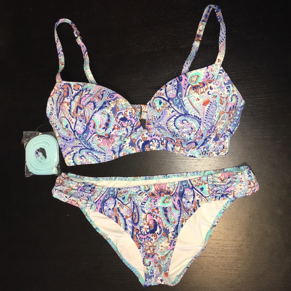 Victoria’s Secret Knockout Bikini set